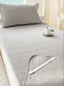 Kiss Dear | Non-slip All-season Cotton Bedspread for Single Use in Dormitory