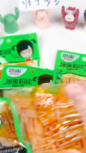 Icy Cold Starch Noodles & Gluten Spicy Strips Retro 80s90s Childhood Snacks