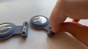 【Local Warehouse】 【Silicone】Apple Airtags Case for Kids Elder Clothing for Apple Tagging GPS Tracker Case Cover Safer Than Bracele for Apple Airtags Case with Brooch Pin Liquid Silicone Protective Shell Tracker Accessories Airtag Case for Kids