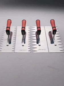 เกรียงหวีร่องฟันแหลม-สแตนเลส ขนาด28x11ซม. สำหรับปาดปูนกาวซีเมนต์-งานปูกระเบื้อง(ขนาดร่องฟัน10x12 มม.)ปาดปูนกาวซีเมนต์//สินค้ามีสต็อคในไทย พร้อมจัดส่ง+