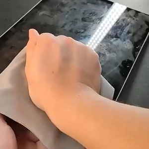Polishing Cloth for Cleaning iPhone and iPad Screens