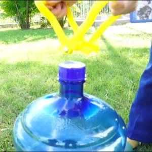 2 ชิ้น ที่ยกถังน้ำ หูจับยกน้ำดื่ม หูจับยกถังน้ำดื่ม ที่หิ้วถังน้ำดื่ม วัสดุทนทาน สะดวกมาก มือจับกว้างจับสบาย