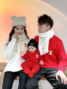 เสื้อสเวตเตอร์แฟชั่นครอบครัวสีแดงสำหรับเด็กและคุณแม่ ชุดครอบครัวสำหรับถ่ายภาพในฤดูใบไม้ร่วงและฤดูหนาว เสื้อผ้าเด็กชายและเด็กหญิง