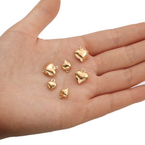 5ชิ้นทองแดงทองเหลืองพร้อมจี้ห้อยคอน่ารักรูปหัวใจชุบทอง18K สำหรับสร้อยข้อมือแฟชั่น DIY เครื่องประดับทำเครื่องเพชรสร้อยคอ