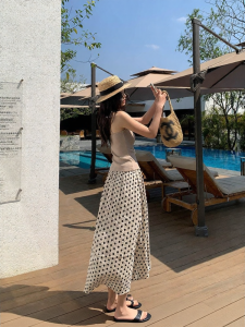 ALOHA LU | Chân Váy Dập Ly A-Line Cổng Chân Co Dãn