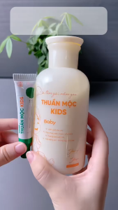Sữa tắm thuần mộc Kids Thanh Mộc Hương ngừa rôm sảy mẩn ngứa an toàn cho bé 350ml