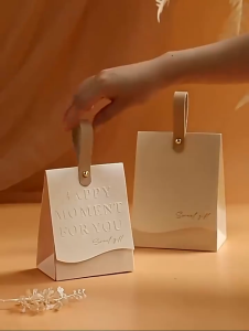 JS SHOP 1PCS Souvenirs Gift Bag for Birthday Wedding Gift Bag Premium Wedding Paper Bag Gift Bag for Guest