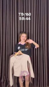 Leher Serut Kaos Lengan Panjang Desain Serut Leher Persegi Baru Atasan Wanita Slim Fit  4.7  3 penilaian