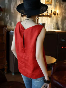 YUFUQING | French Vintage Red Vest Womens Summer 2025 New Design Sensation Small Size Sleeveless Inner Wear Mini Top Outerwear
