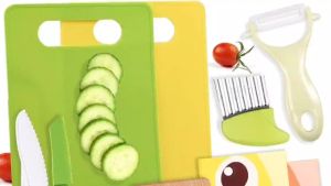 18-Piece kids Kitchen Tool  Cooking and Baking Toy Plastic Safety Knife Cutting Board Kit