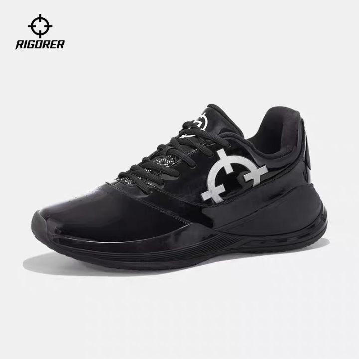 Solid black best sale basketball shoes