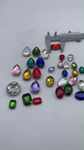 คริสตัลหนามเตยทรงหยดน้ำ คริสตัลสีเหลี่ยม ขนาดต่างๆสำหรับงานเครื่องประดับตกแต่งและประดับองค์พระ