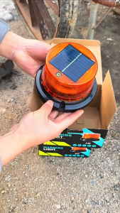 Solar energy Flash Warning Light LED Emergency Strobe Light Magnetic Base Car Police Light Rooftop Flashing Signal Lamp