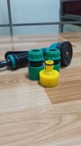 Vòi xịt rửa xeVòi phun nước tưới cây tăng áp thông minh 8 chế độ