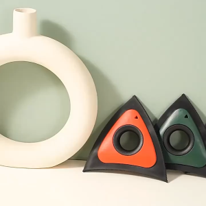 1PC Pet hair remover cat and dog bed hair remover brush household carpet and sofa triangular hair adhesive