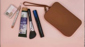 BEG SILIKON BERKUALITI TINGGI  [ECO FRIENDLY SILICONE ZIPPER POUCH ] WALLET   BAG   PURSES   HIGHT QUALITY   WOMEN WALLET  ORGANIZER   WRISTLETS   WATER RESISTANT