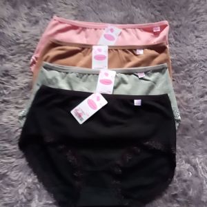 CELANA DALAM WANITA  4 PCS KATUN LEMBUT RENDA