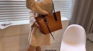 F7090 Tote Bag Wanita: Tas Bahu Import yang Stylish & Nyaman