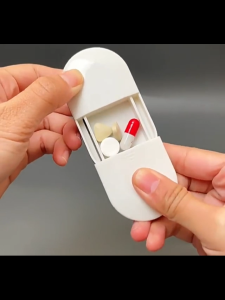 Cutting Pill Box Mini Storage Box For Household Pills 1/2 Cutting Pill Tool Medicine Dispenser Portable Pill Box