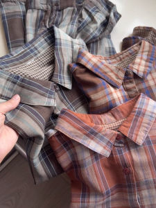 เสื้อเชิ้ตแขนยาวลายสก็อตผ้าฝ้ายสองชั้นสำหรับผู้หญิง ฤดูใบไม้ผลิและฤดูใบไม้ร่วง ดีไซน์ใหม่ 2025 ดีไซน์เก๋ไก๋ คอปกพับ ชั้นใน