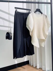 New Fashionable Womens Autumn Fairy Style Solid Color round Neck Sleeveless Pleated Top Casual Mini Skirt Two-Piece Set