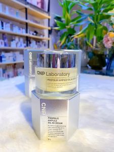 Kem Dưỡng Ẩm Phục Hồi Chiết Xuất Keo Ong CNP Propolis Ampule Oil in Cream 50g mới