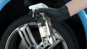 GYEON Q²M IRON น้ำยากำจัดคราบผงเบรค ผงเหล็ก ใช้สำหรับสีรถ ล้อแม็กซ์ และภายนอกตัวรถ