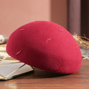 หมวกเบเร่ต์ผ้าขนสัตว์แท้สำหรับผู้หญิง ฤดูใบไม้ร่วง/ฤดูหนาว หมวกเบเร่ต์ทรงดอกไม้สีแดง หมวกทรงกลม หมวกแฟชั่นหรูหรา
