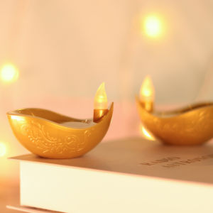 ตะเกียงน้ำมัน LED ลวดลายที่ประณีตสำหรับ Diwali/epavali/eid ฉลองสิริราชสมบัติไฟเปิดปิดอัตโนมัติขึ้นเมื่อเปียกปลอดภัยแบตเตอรี่ที่ไม่ใช่เปลวไฟเน้นที่บ้าน