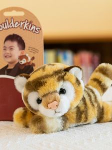 Cute Cartoon Magnetic Plush Toy Small Tiger Koala Giraffe Soft Stuffed Decorative Hanging Doll Shoulder Style PP Cotton Filling