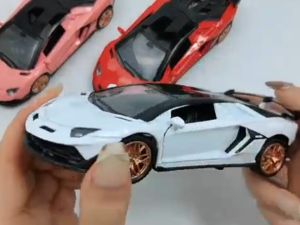 1:32 Lamborghini Aventador SVJ Car Models Alloy Diecast Toy Vehicle Alloy Diecast Model Alloy car Interior decoration kereta mainan Toy car decoration dashboard