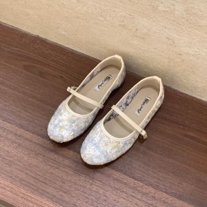 Floral Embroidery Vintage Mary Jane Flats