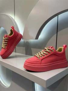 รองเท้าผู้ชายลำลองสไตล์ใหม่ฤดูใบไม้ร่วง 2025 รองเท้าผ้าใบสีขาวพื้นหนา ส้นสูง รองเท้าลำลองแบบสวมสบาย รองเท้าผู้ชายที่สวมใส่สบาย