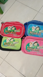 Tas Slempang Anak Ayo Ngaji bertuliskan gak ngaji gak keren