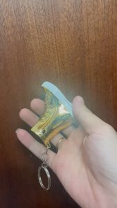 [HCM] Bật Lửa Gas Móc Khóa Kim Loại Hình Chiếc Giày Độc Đáo (Chọn Màu)