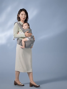 TEN-M JOURNEY Lightweight baby carrier with waist stool suitable for both carrying and holding babies perfect for outings.