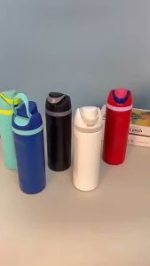 แก้วน้ำกีฬาแบบพกพาพร้อมสูบไดรฟ์ 24oz ฟางสูญญากาศฉนวนถ้วย 316 สแตนเลสถ้วยน้ำแบบพกพา กระติกน้ำสูญญากาศสำหรับ T01236