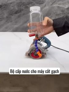 Bộ cấp nước cho máy cắt gạch đá có thể điều chỉnh các hướng kèm bình nước