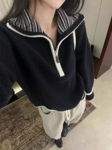 CHOEFULYN | Áo Sweater Mềm Ấm Màu Đen Cổ Kéo Nửa Có Mũ