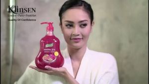 Paket Sabun Mandi Cair Klinsen Mineral Spa 1000 ml + Sabun Mandi Cair Klinsen Energizing 1000 ml
