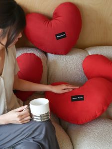 Khăn Trải Bàn Hình Trái Tim Đỏ Lễ Tình Nhân Trang Trí Phòng Cưới Trang Trí Ghế Sofa Phòng Khách Khăn Trải Giường Chất Liệu Lông Vũ Trung Quốc Đại Lục