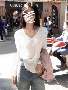 Loose White Long Sleeves Inner V-neck Brushed T-Shirt Female Fall and Winter Laid-Back Figure Flattering Velvet Padded Bottoming Shirt Big Neckline Tops