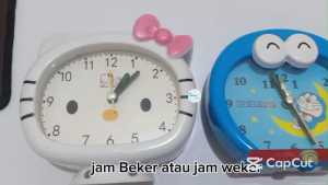 Jam Beker Weker Kartun Piggy Doraemon Hello Kitty Panda Keroppi