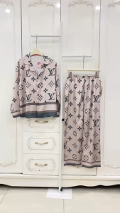 Đồ bộ quần dài tay dài cổ đứng chất lụa latin loại 1 mịn mát