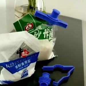 Bộ 5 Kẹp Miệng Túi Bảo Quản Thực Phẩm CÓ NẮP MỞ RÓT tiện lợi BEAU4