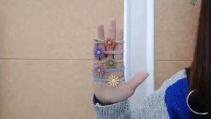 ALENADAY - Ikat Rambut Motif Bunga Daisy 1pcs Tali Cepol Gelang Kunciran Anak & Wanita ACC02