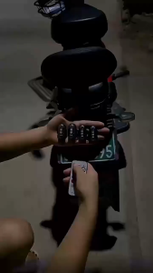 ThaiWOW รถจักรยานยนต์ LED ไฟแฟลช ไฟสัญญาณความปลอดภัย ไฟนำร่อง ชาร์จ ไฟรีโมทคอนโทรล ไฟเตือนกระพริบสีสันสดใส