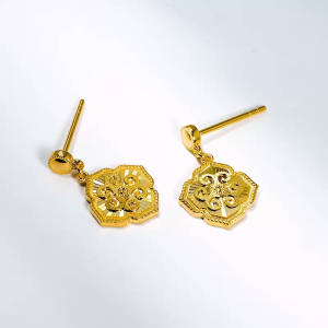 Chow Sang Sang 周生生 999 Gold Essence Four-Leaf Ruyi Drop Earrings For Women 97150E Price-by-Weight 3.74g Gold