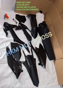 bodi set ktm 250 2017 body set ktm 250 bodi full set ktm 250 bodi fulset ktm 250 body full set ktm 250 2017 tengki sepakbor depan ktm 250 2017
