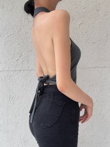 Áo Ba Lỗ Cổ Tròn Ôm Vừa Vặn Màu Xám Phong Cách Retro Dành Cho Nữ Mặc Trong Và Ngoài Hở Lưng Có Dây Đeo Áo Vest